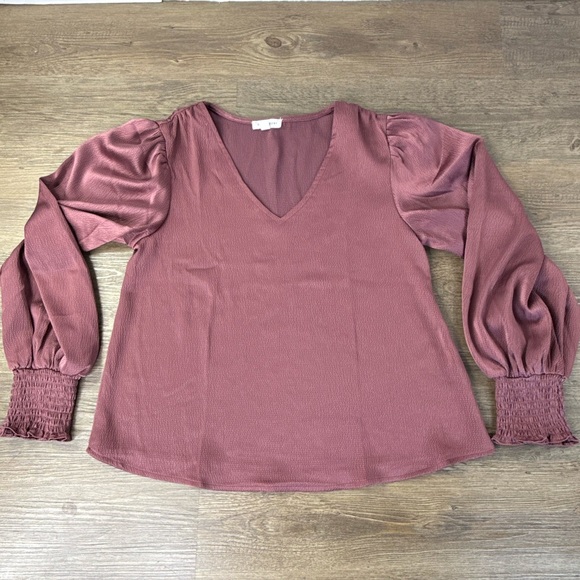 Blu Pepper Women’s Dusty Rose V-Neck Silky Puffy Sleeve Blouse, size Small - Picture 3 of 12